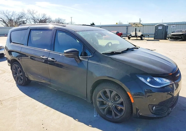 Chrysler Pacifica cena 50000 przebieg: 60051, rok produkcji 2020 z Zambrów małe 46